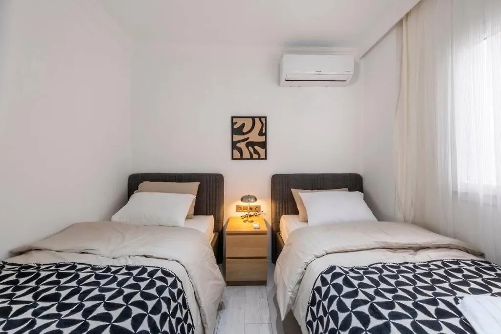 Bodrum Center 2 Bedroom Calm Modern Ground Floor Flat - Yeni Duenya Bodrum 0*,  Turquie