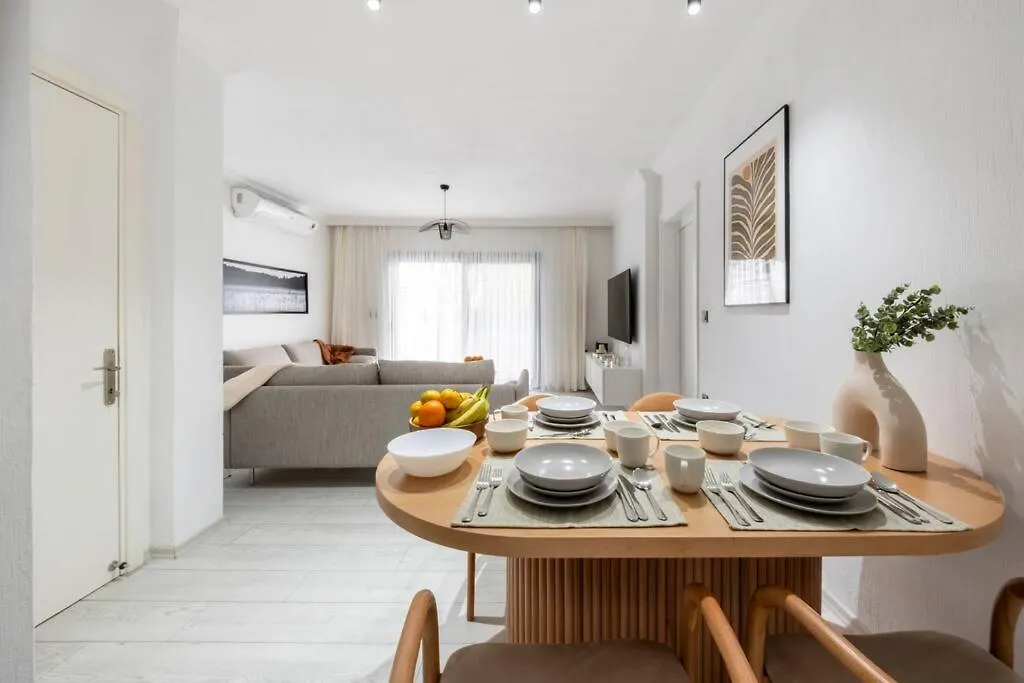 Bodrum Center 2 Bedroom Calm Modern Ground Floor Flat - Yeni Duenya Bodrum 0*,  Turquie